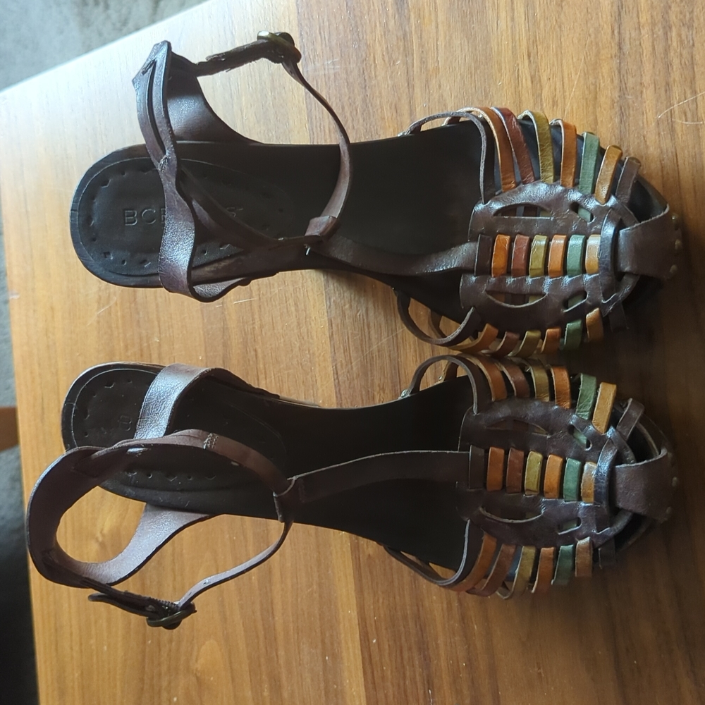 BCBGirls Shoes Wooden T-strap Block Heel Size 7 1/2